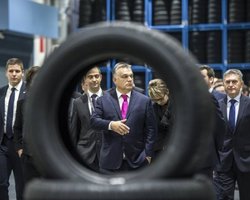 Будапешт не отступится от закарпатских венгров, - Орбан