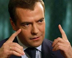 Медведев надеется на неформальную встречу без галстуков