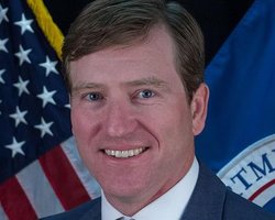 Отрицал нарушения на выборах: Трамп уволил главу Агентства кибербезопасности США