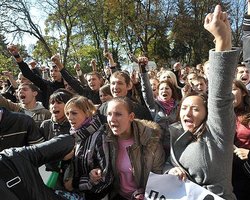 В Киеве проходят столкновения между студентами и милицией