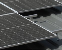 Получают свет и воду: жители поселка в Украине установили две солнечные станции (видео)