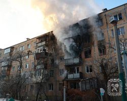 Удар ЗС РФ по багатоповерхівці в Харкові: кількість постраждалих зросла