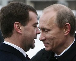 Путин не исключает, что после выборов поменяется местами с Медведевым 