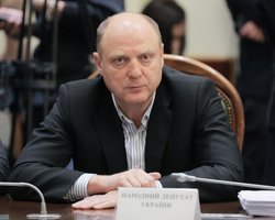 "Не должен ходить в рваных штанах": нардеп Бурмич, у которого 5 квартир, объяснил повышение выплат депутатам