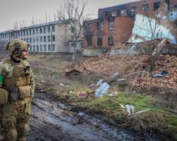 "Несут потери батальонами": боец ВСУ рассказал о потерях ВС РФ на Бахмут-Соледаре (видео)
