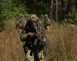 Разбили 8 рот россиян: бойцы ГУР на Сумщине остановили продвижение ВС РФ (видео)