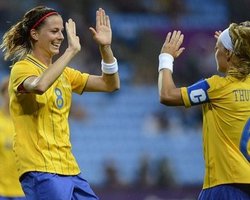 Состоялись первые футбольные матчи Олимпиады