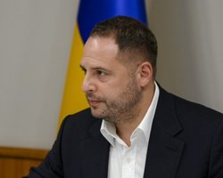 Украина ждет поставок вакцины Pfizer в ближайшие недели, – Ермак