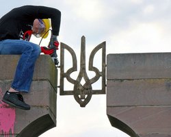 Друг оказался вдруг. Кому выгоден скандал между Украиной и Польшей