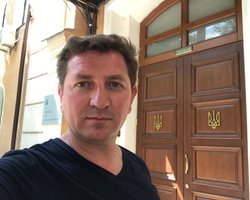 Сегодня "указ об отмене указа", а завтра расстрел: уволенный Горковенко подал в суд на Зеленского