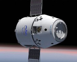Космический корабль SpaceX Dragon все-таки смог состыковаться с МКС