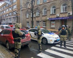 Обыски у сына Авакова: полиция окружила детективов НАБУ