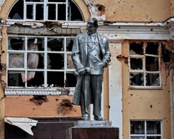 Ленин все еще в Судже: в Раде объяснили, почему нельзя сносить памятник (фото)