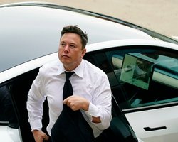 "Бороться или умереть": Илон Маск призывает миллионы людей к сопротивлению после убийства Чарли Кирка