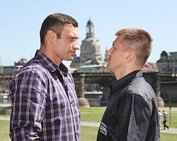 Кличко перевесил Адамека на 12 кг