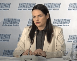 Трансляция: Тихановская дает первую пресс-конференцию после начала протестов