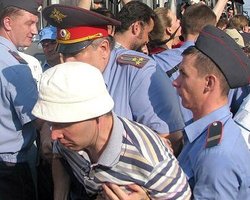 Российская власть впервые разрешила оппозиции День Гнева