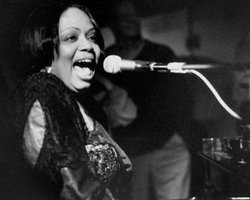 Ушла из жизни знаменитая соул-певица Фонтелла Басс