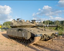 Ізраїльські танки зайшли на околиці Гази: основна дорога перерізана (відео)