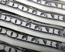  Нацбанку удалось убедить украинцев хранить средства в гривне, - СМИ