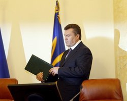 Янукович подписал закон о защите госпредприятий
