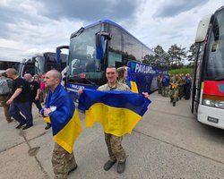 Второй день обмена 1000 на 1000: Украина вернула из плена РФ еще 307 военных (фото)