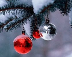 КНДР пригрозила Южной Корее военным ударом за елку на границе 