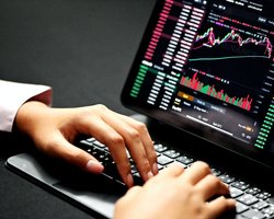 Криптобиржи Южной Кореи блокируют доступ к диджитал-активам всем россиянам