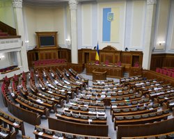 "Сліди кохання": депутат Верховної Ради покусав дружині руку (фото)