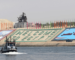 Движение по Суэцкому каналу возобновилось, – Reuters