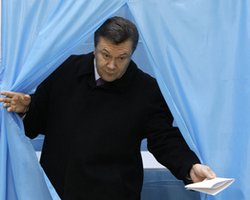 Янукович будет голосовать на Оболони