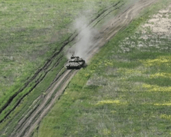 "Главное — вернуться на базу целыми": танкисты ВСУ показали бои на фронте (видео)