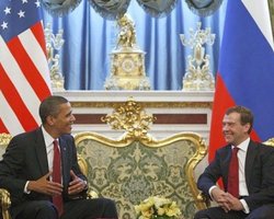 Обама предложил провести в России саммит ядерных держав