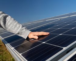 В Австралії сонячну енергію роздають безкоштовно: хто отримує по 3 години на день