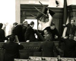 Прокуратура возбудила еще одно дело о драке в Верховной Раде
