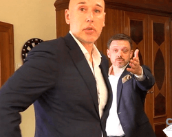 Нападение на журналистов "Схем": Мецгеру и сотруднику банка вручили подозрения