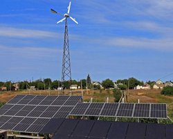 "Дешевшою енергія вже не буде": чи варто ставити сонячно-вітрові станції у кредит — інтерв'ю