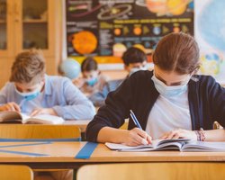 Кличко анонсировал возвращение детей в школы на очные занятия: названа дата