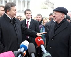 Азаров ответит предпринимателям 2 декабря