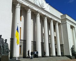 Сегодня комитет Рады рассмотрит три законопроекта о лечении осужденных за рубежом