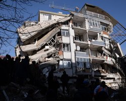 Подрядчик разрушенных домов хотел бежать из Турции: его задержали на яхте в Мармарисе (видео)