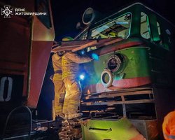 Поезд возле Коростеня сошел с рельсов из-за удара российского БПЛА, — УЗ