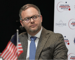 Венгрия готова снять вето на помощь Украине в обмен на миллиарды евро, замороженные ЕС, — Bloomberg