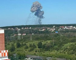 Взрыв склада боеприпасов в Белгородской области: власти РФ эвакуируют целое село