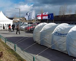 "Покажем, как надо голодать" В Грузии сторонники и противники Саакашвили решили выяснить, кто лучше голодает (видео)