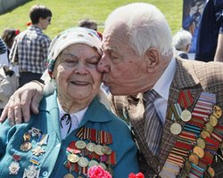 В украинских городах прошли праздничные мероприятия по случаю Дня Победы