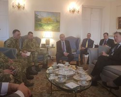 Освобожденные украинские заложники рассказали Волкеру о реальной ситуации в тюрьмах ОРДЛО