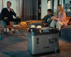 Ціни злітають до небес: на скільки подорожчали павербанки та зарядні станції в Україні