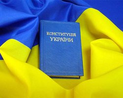 Новую конституцию нужно показать до выборов президента, - Яценюк
