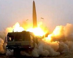 РФ вдарила балістикою по Дніпру: у ОВА підтвердили ракетну атаку, є поранені (відео)